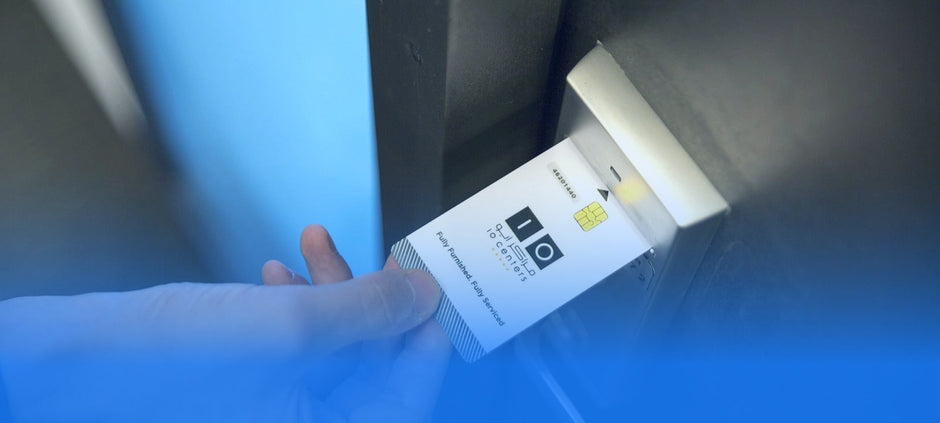 Ảnh minh hoạ quẹt thẻ RFID kiểm soát ra vào