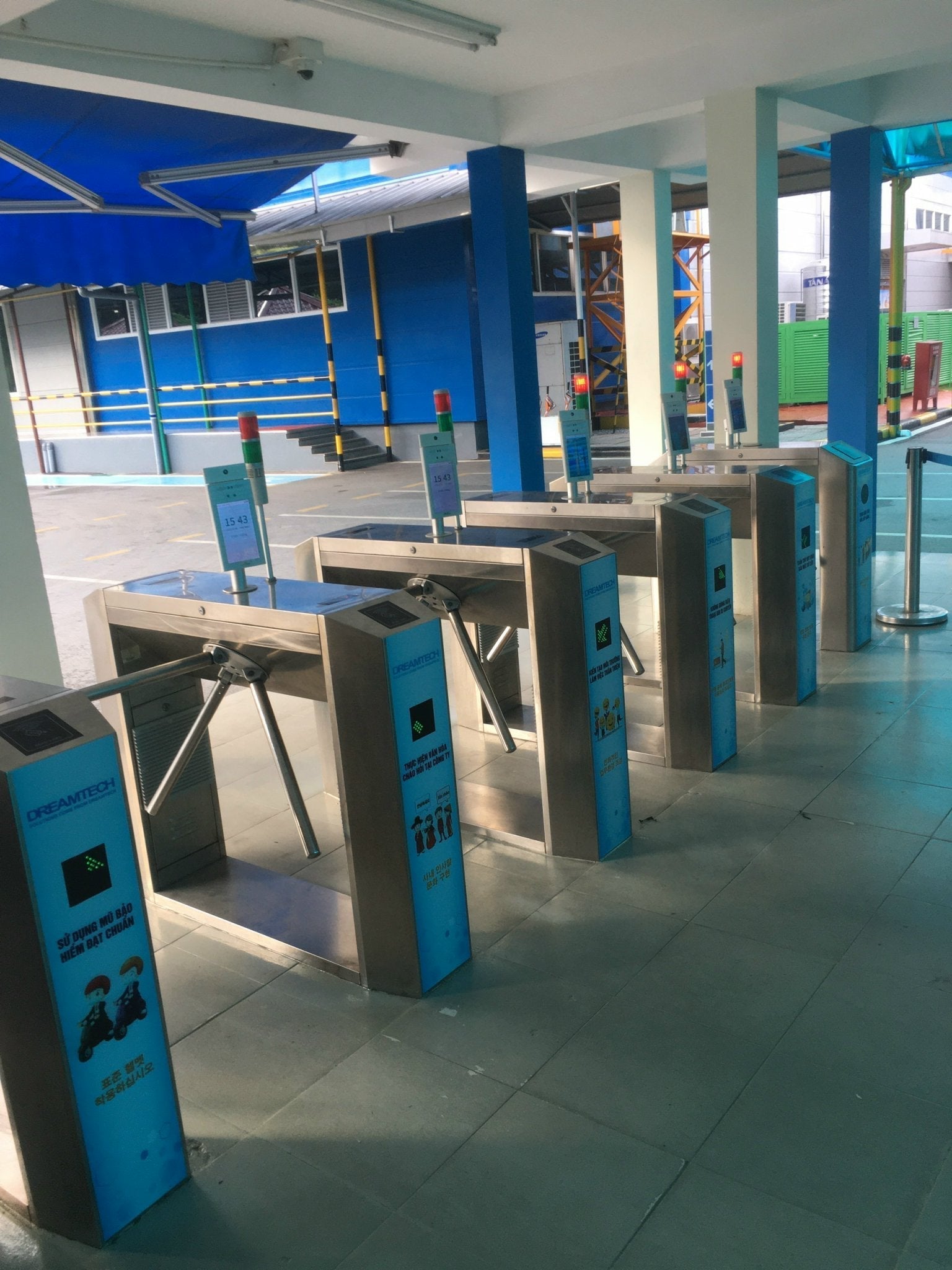 Cổng xoay Tripod Turnstile TTC Việt Nam lắp đặt tại nhà máy Dream Tech